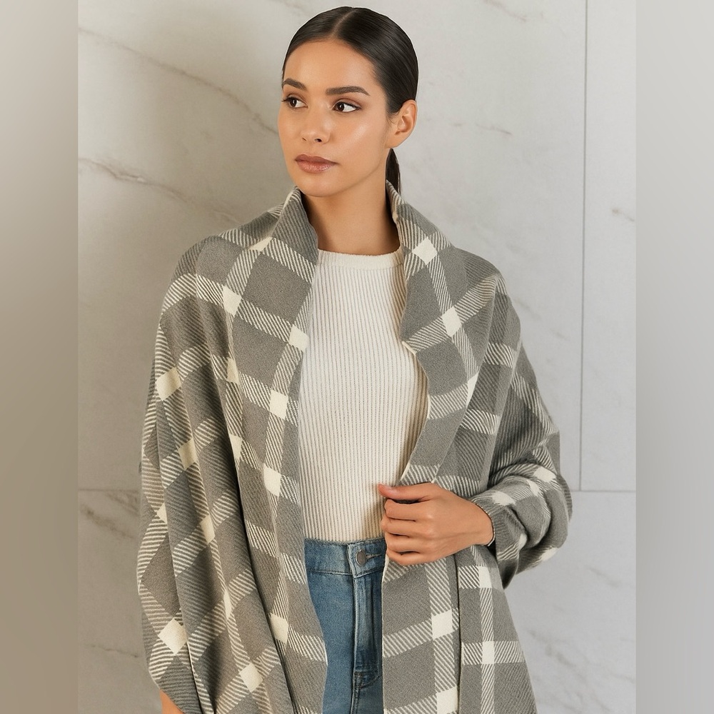 NWT Cozy Grey & White Plaid Acrylic Shawl Large Wrap Blanket Scarf Cottagecore